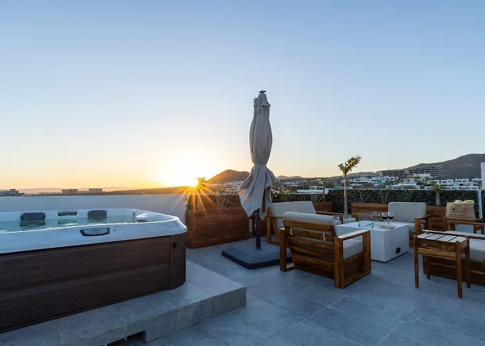 Apartamento Cabo Ph Stunning Rooftop With Jacuzzi
